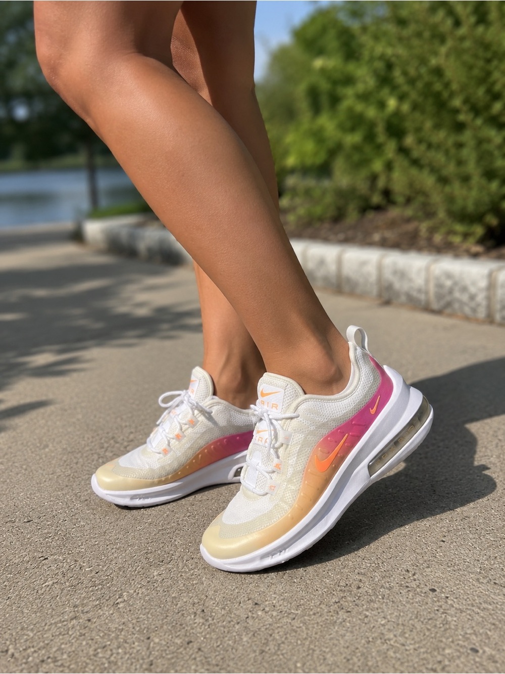 Nike Air Max Axis Prem Sneakers – Women’s Size 7.5